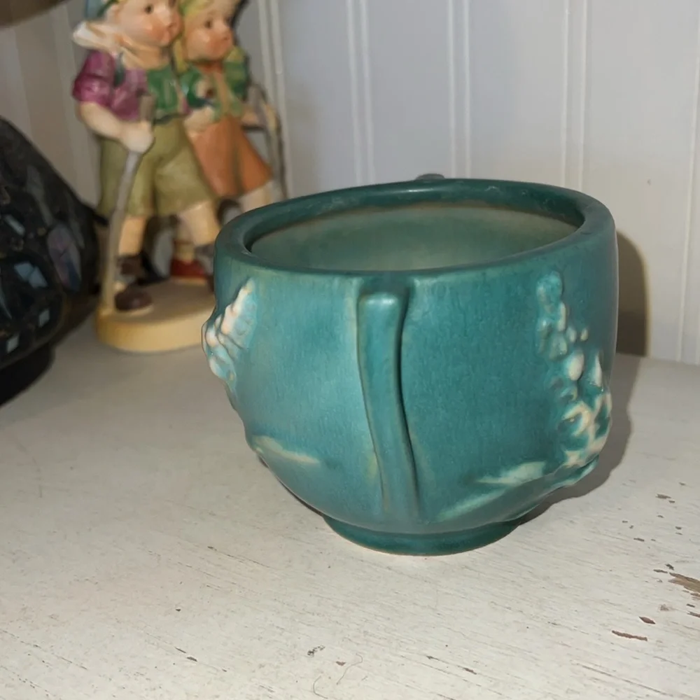 1940s Roseville Foxglove 659-3 vase jardinière
